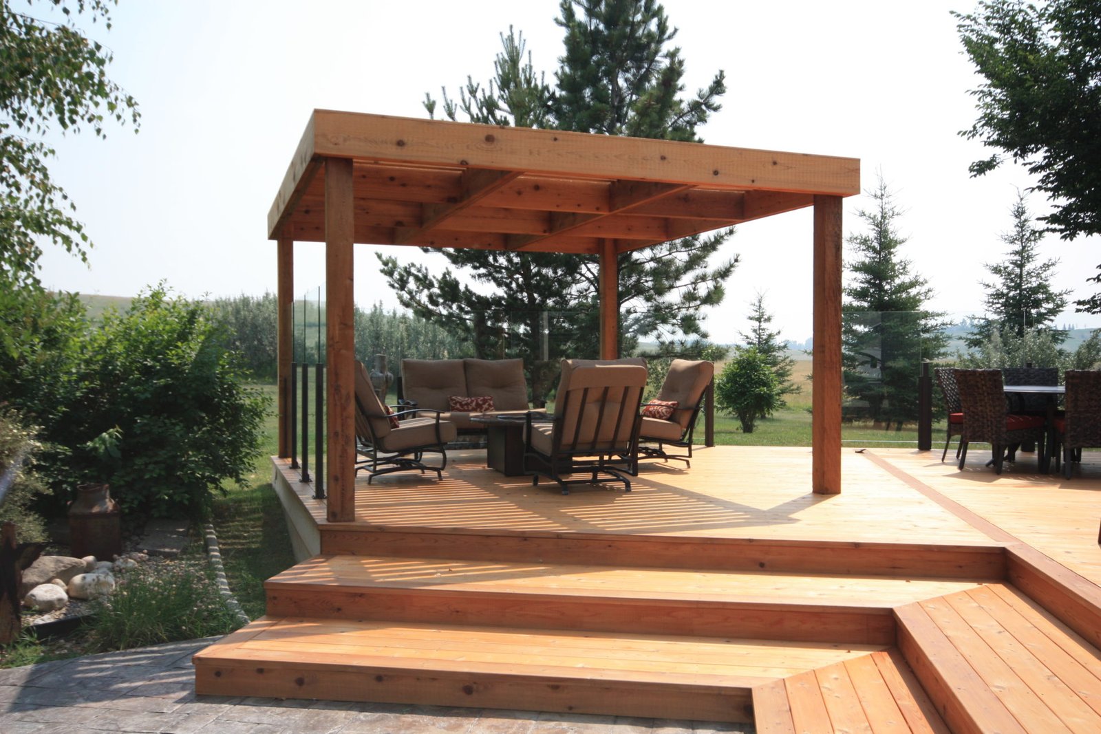 Busy Beaver Construction - Calgary Custom Decks & Living Spaces